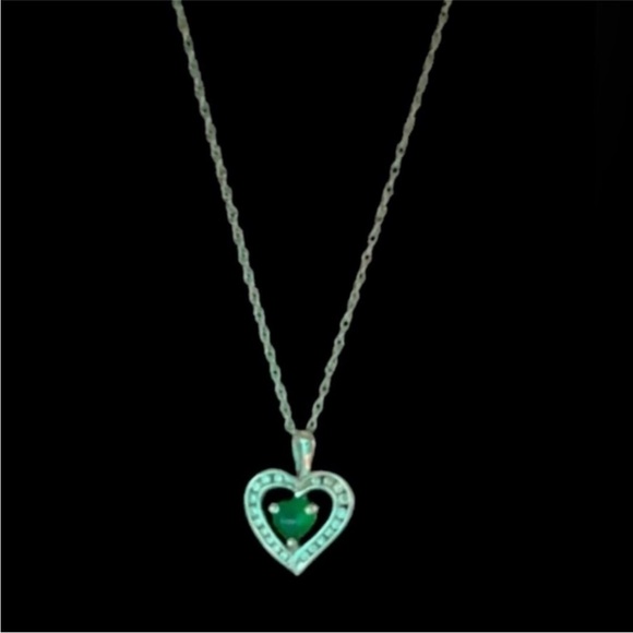 Jewelry - NWT Emerald Pendant STERLING SILVER Lab Created